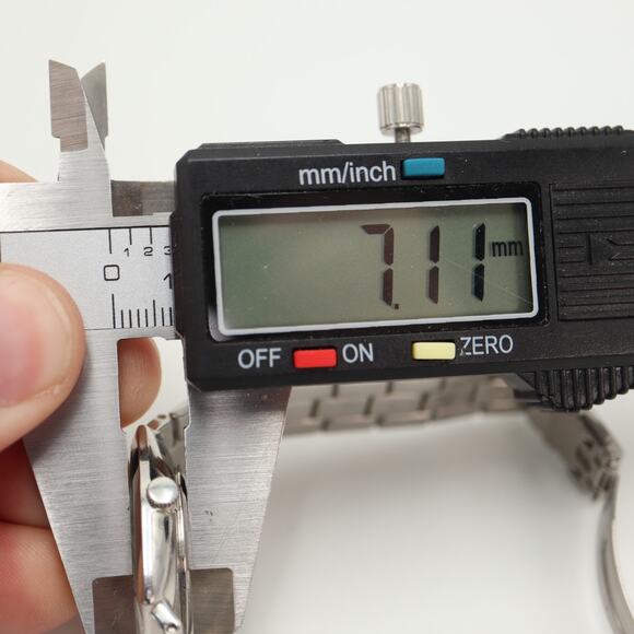 Kenneth Cole Slim Womens Silver Tone 28mm Watch 6" Stainless Steel w New Battery - Picture 3 of 12